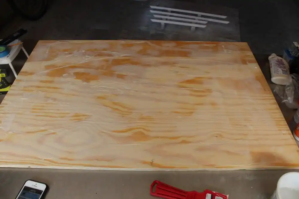 DIY Framed Map Corkboard - glue spread