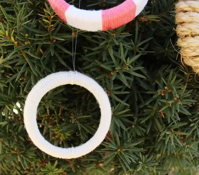 DIY Mason Jar Lid Wreaths - Hanging