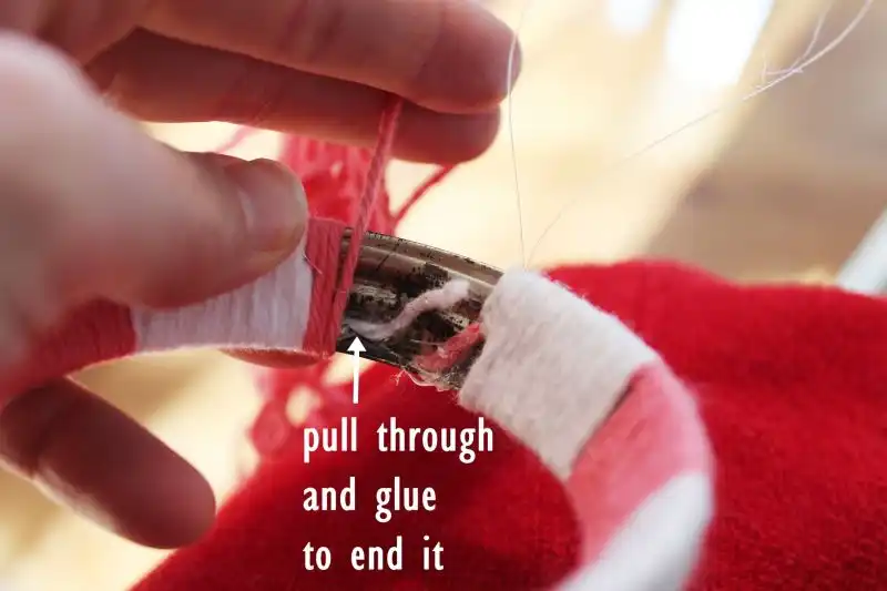 DIY Mason Jar Lid Wreaths pull off