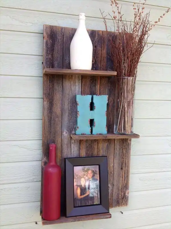DIY Pallet Rustic Wall Shelf