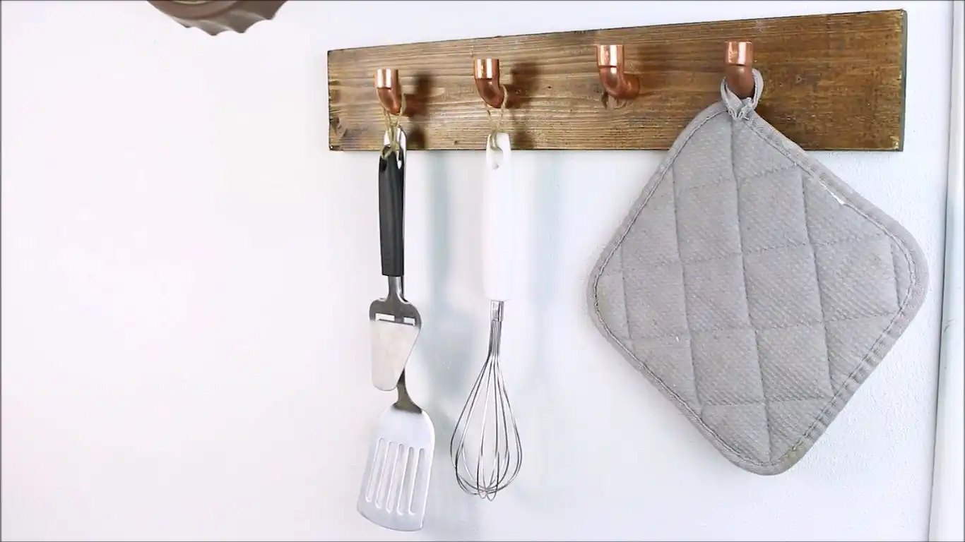 DIY Quick Wall Copper Hooks
