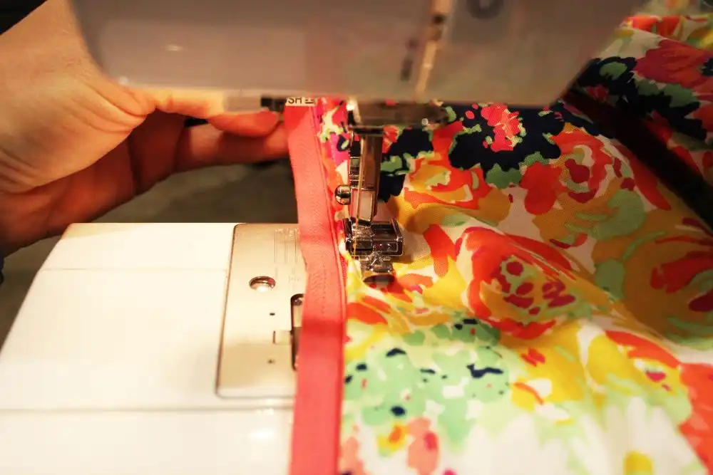 DIY Sew a Bolster Pillow Keeping the zipper and stop fabric flat