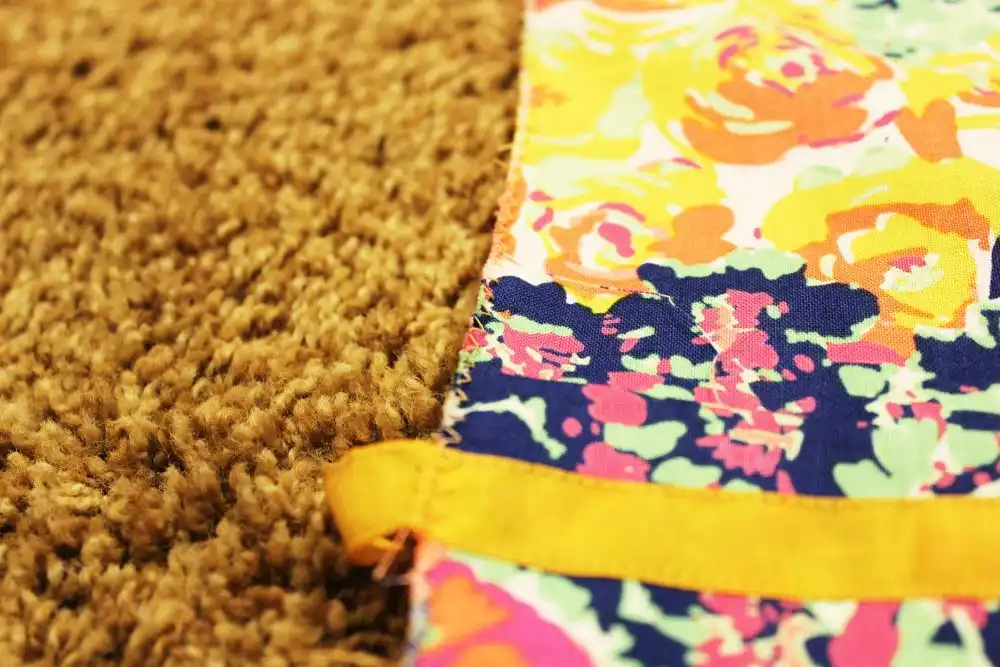 DIY Sew a Bolster Pillow serge or zig zag stitch