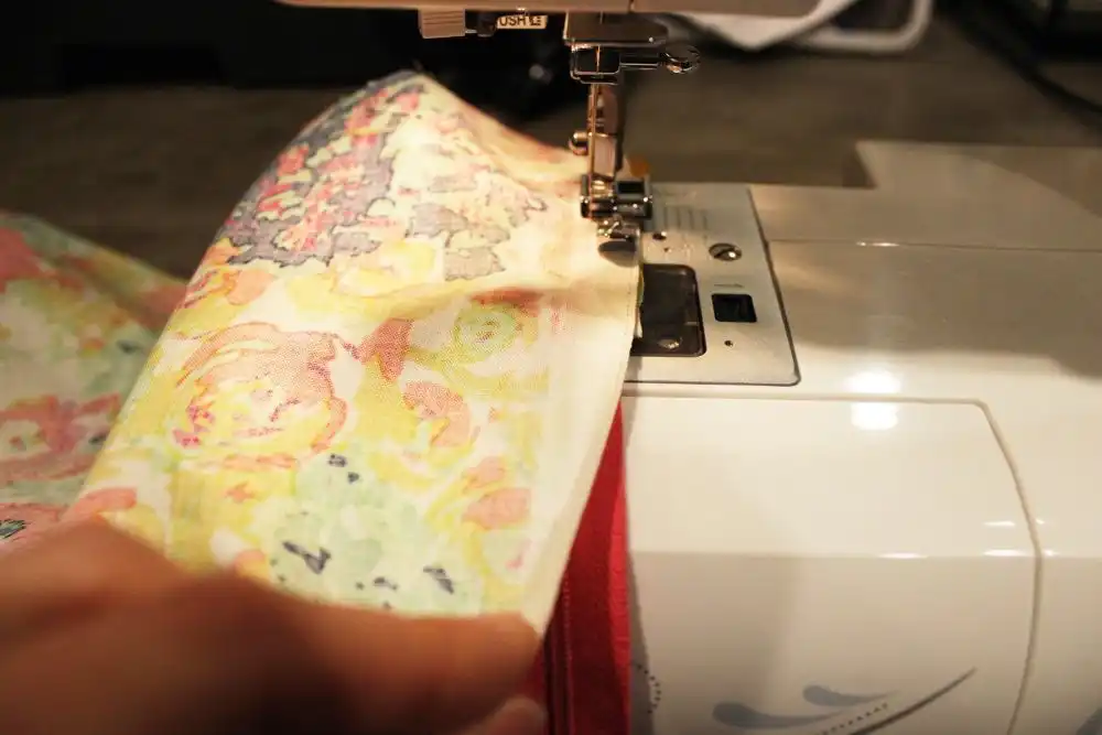 DIY Sew a Bolster Pillow simply pinch the pieces together