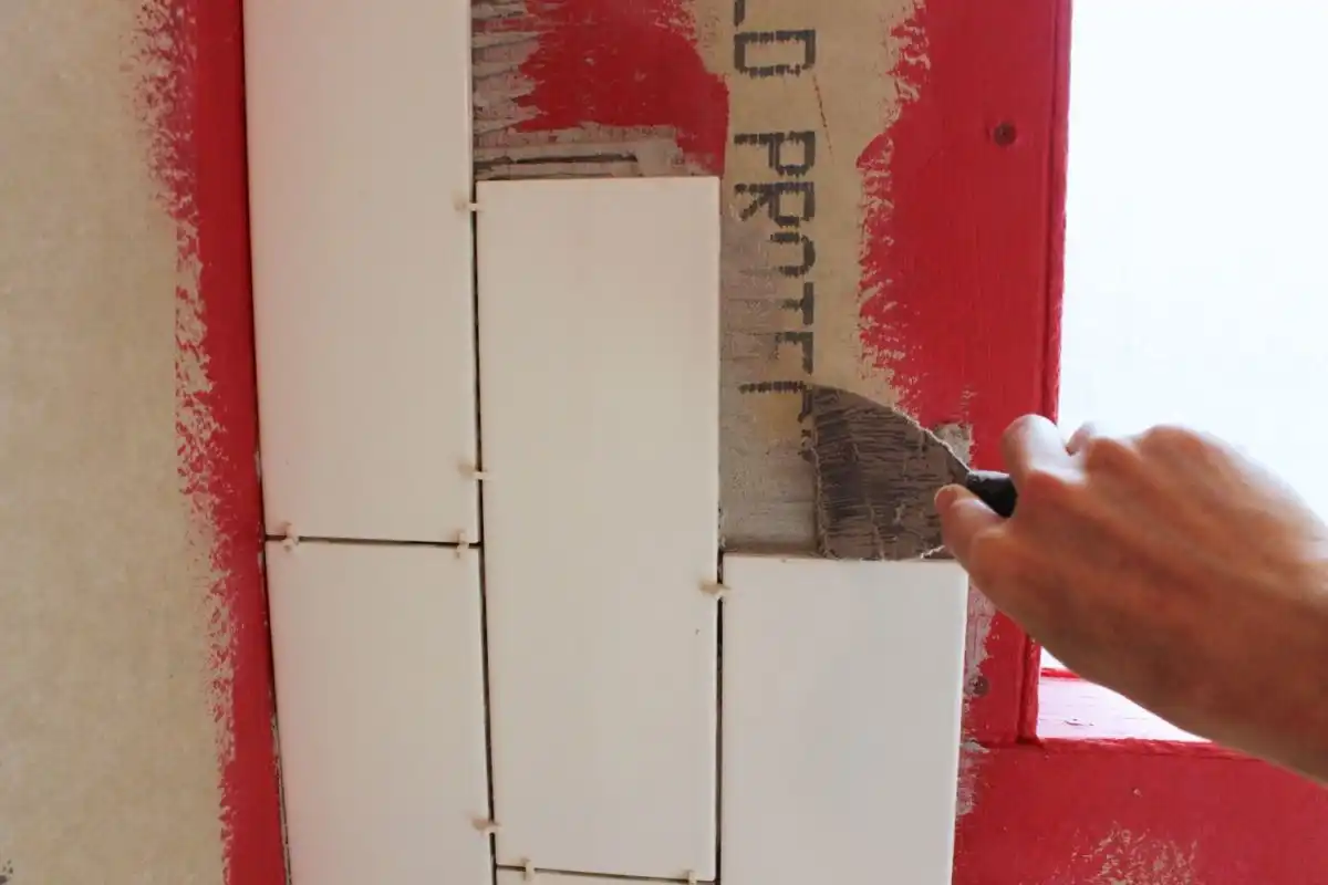 DIY Tile Shower Tub Surround - edges