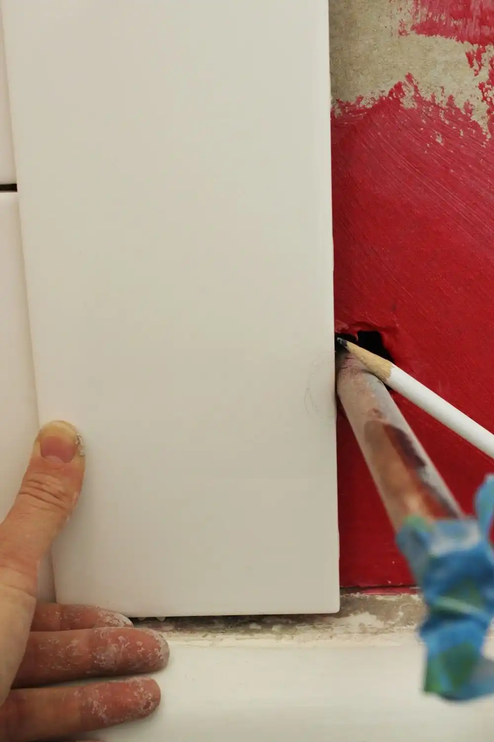 DIY Tile Shower Tub Surround-measure and cut