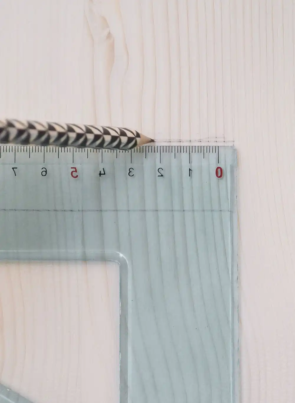 DIY Wooden Magazine Holder Step2