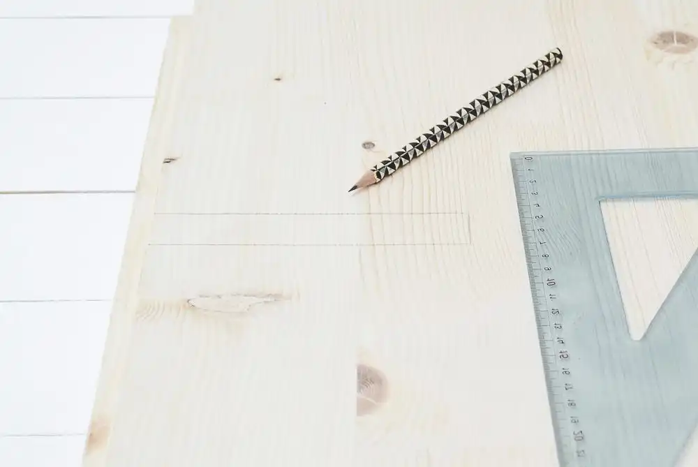 DIY Wooden Magazine Holder Step3