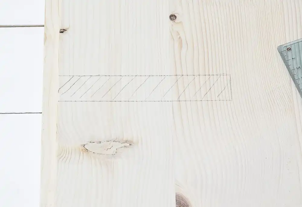 DIY Wooden Magazine Holder Step4