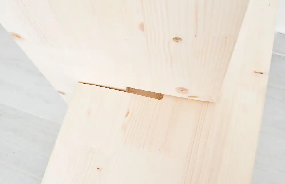 DIY Wooden Magazine Holder Step6