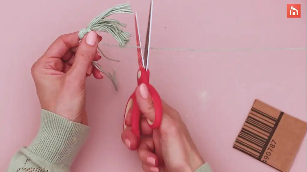 DIY Yarn Wall Tassel 31