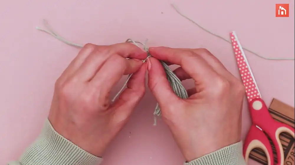 DIY Yarn Wall Tassel 32