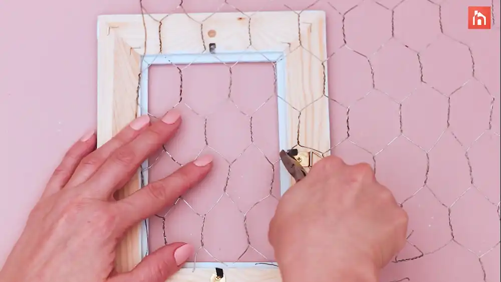 DIY chicken wire frame 13