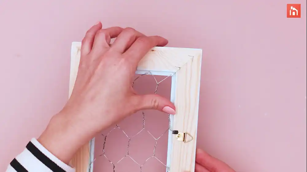 DIY chicken wire frame 22