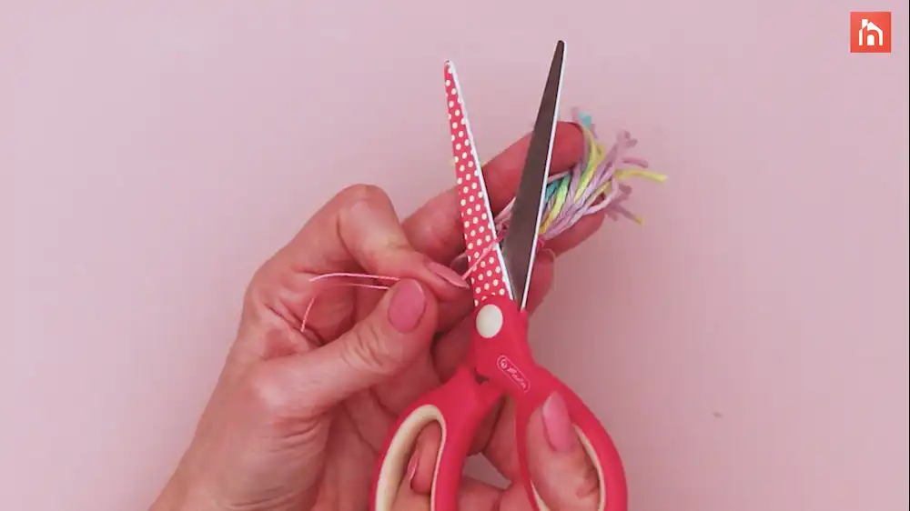DIY yarn tassel how to make 29