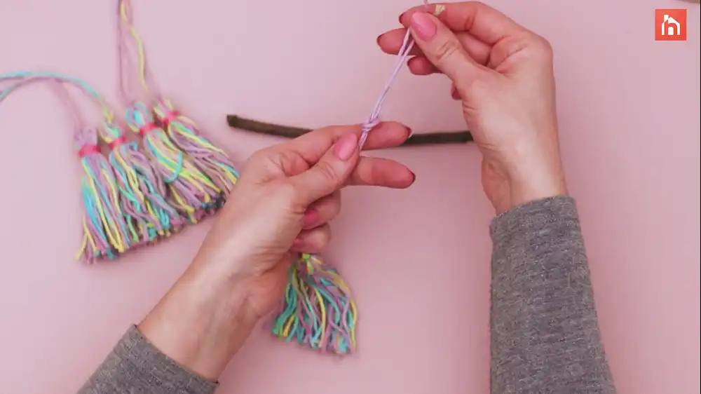 DIY yarn tassel how to make 33
