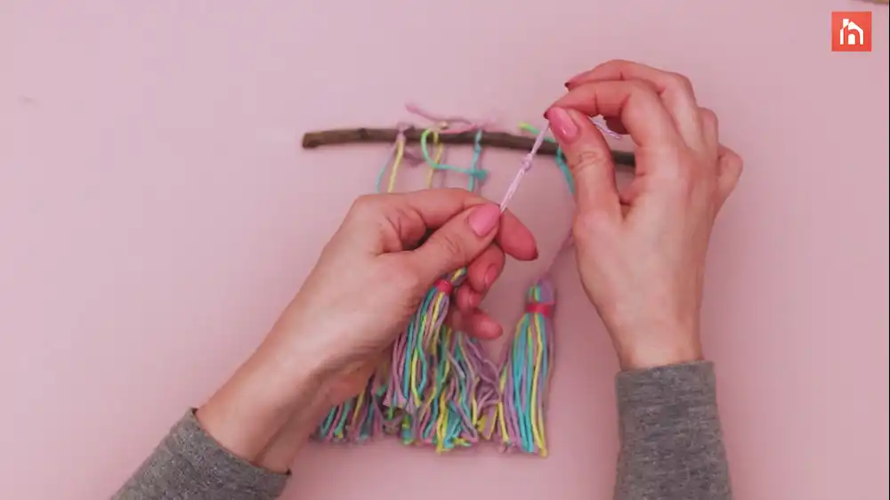 DIY yarn tassel how to make 38