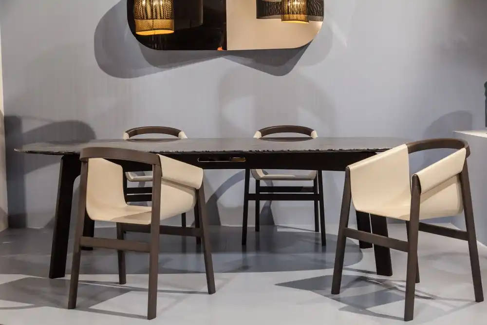 Dartagnan armchair walnut and avorio leather