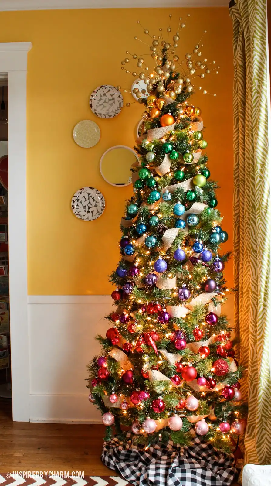 Decorating a Christmas Tree like a Pro