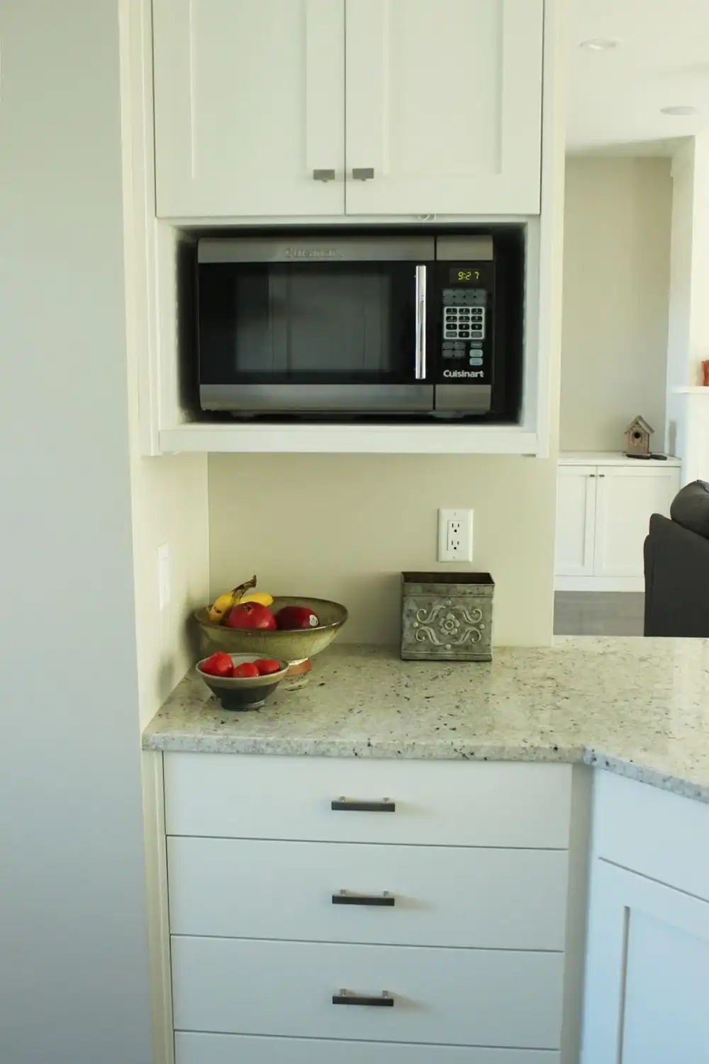 Decorating the Kitchen corners can be a bit tricky