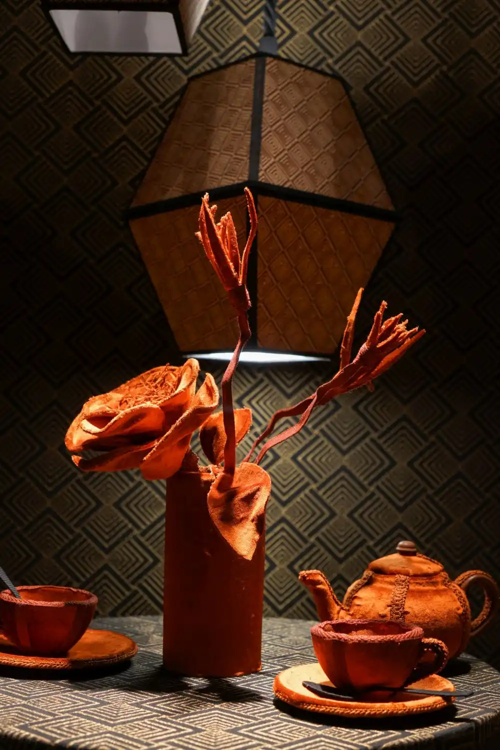 Decorating the table with orange accessories