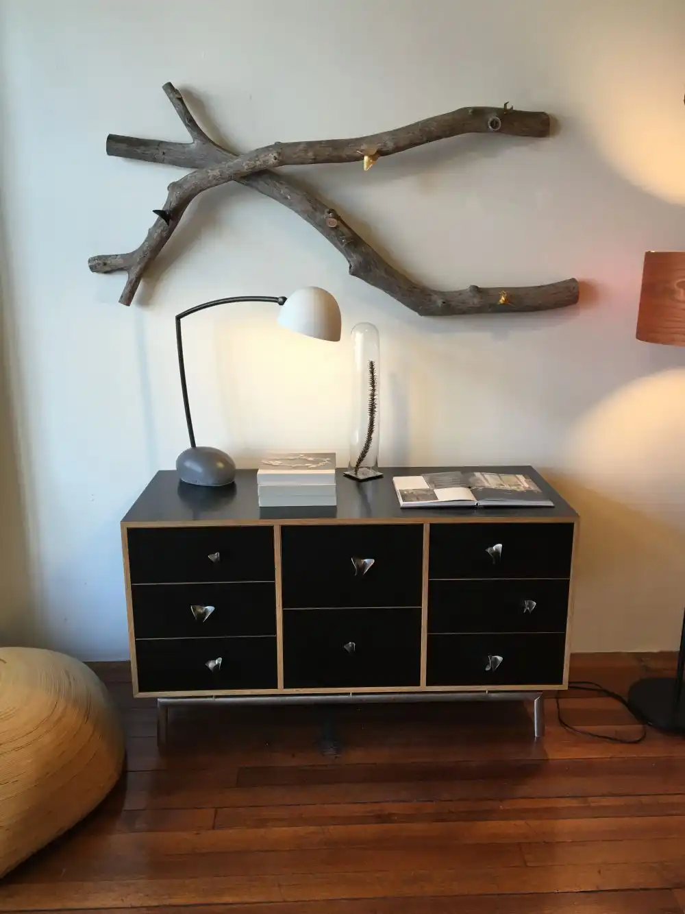 Display unexpected accessories on the wall - large branch