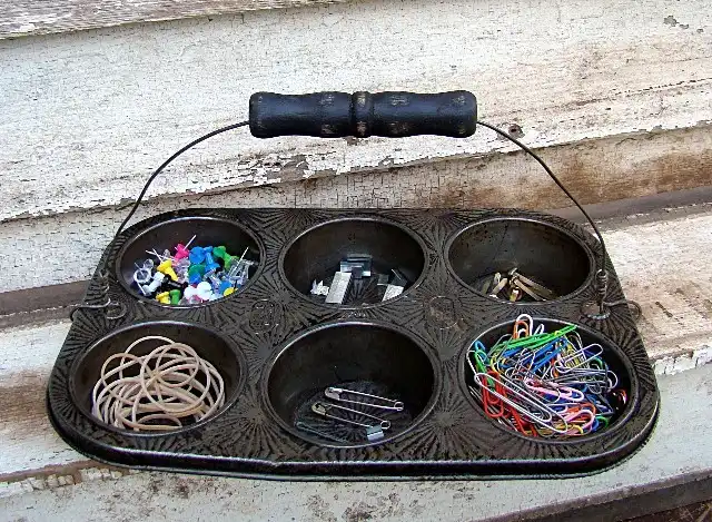Divided organizer vintage