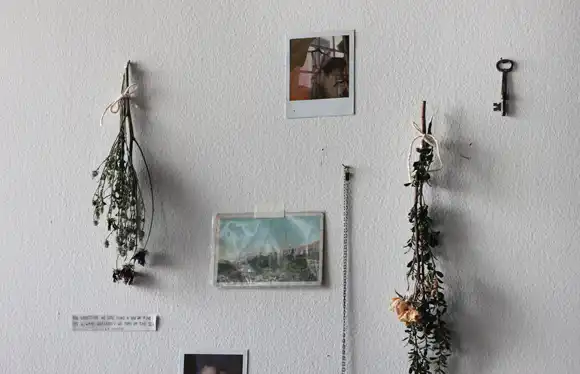 Dried flowers wall hanging
