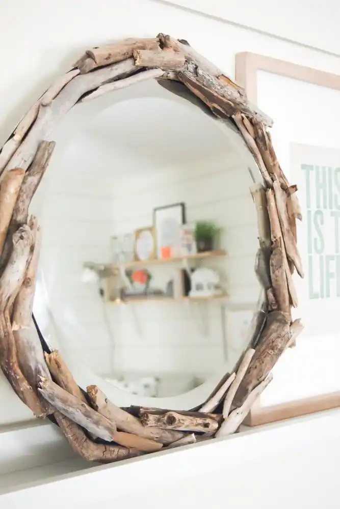 Make a coastal-themed frame using driftwood