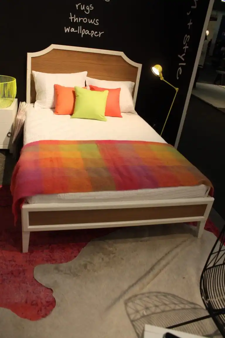 Duc Duc junior bed with chalkboard wall