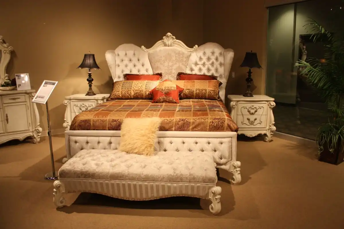 Elegant Tufted bed in satin or velvet wiht foot bench