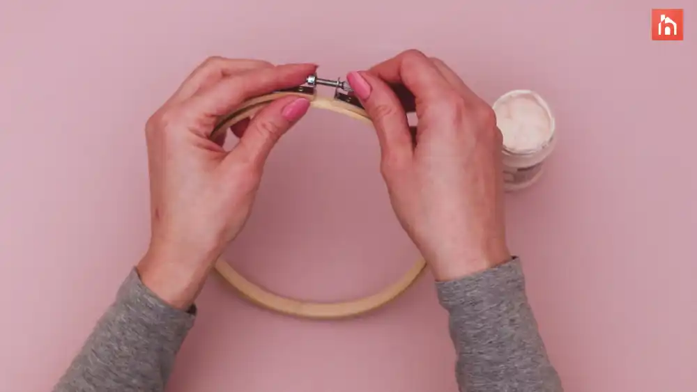 Paint the embroidery hoop