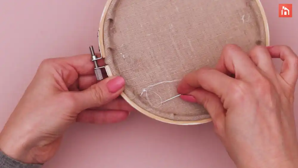 Embroidery hoop clock Step 1 29