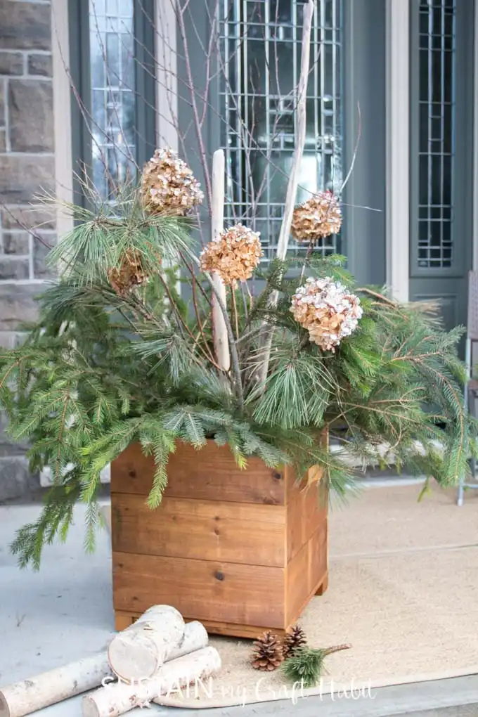 Entryway wooden planter DIY