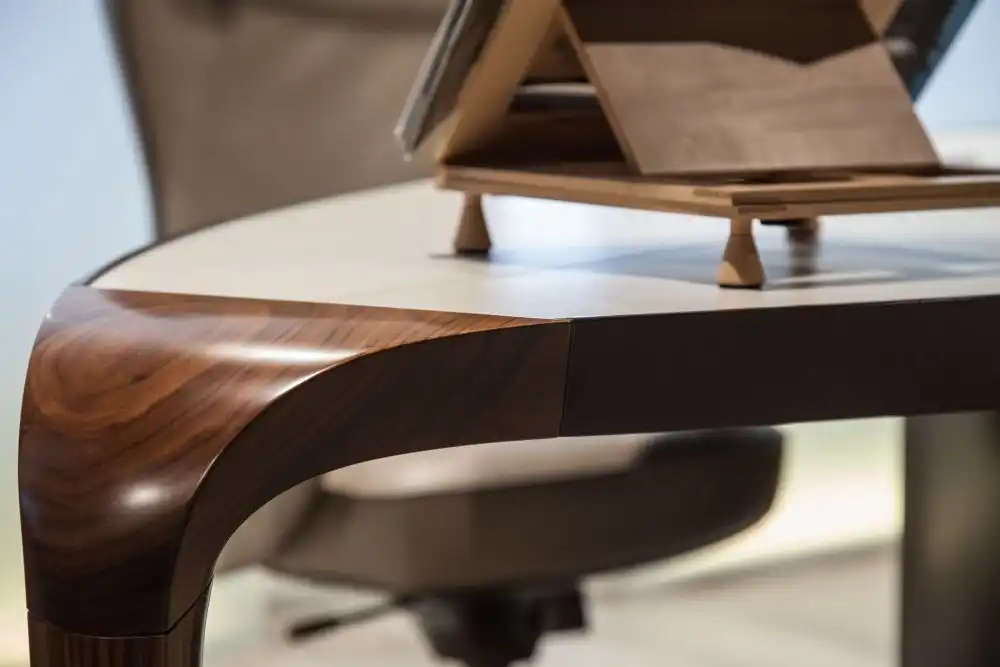 Erasmo Desk in Walnut