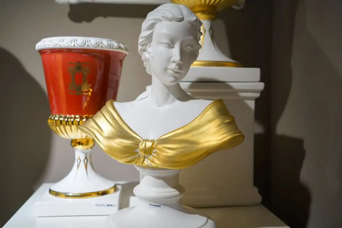 Female bust with gold