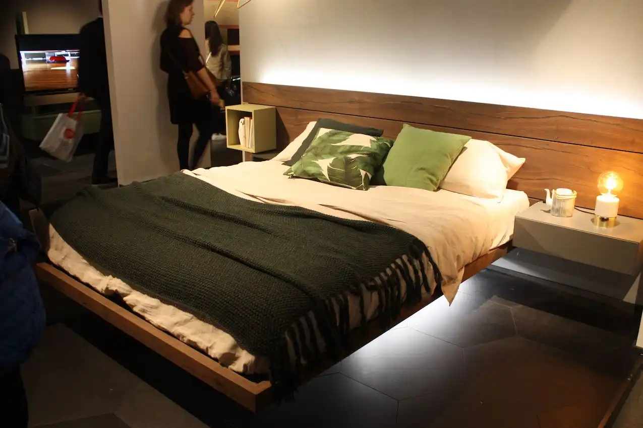 Less is more when it comes to the bedroom.
