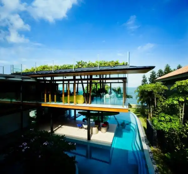 Fish House Green Decor3