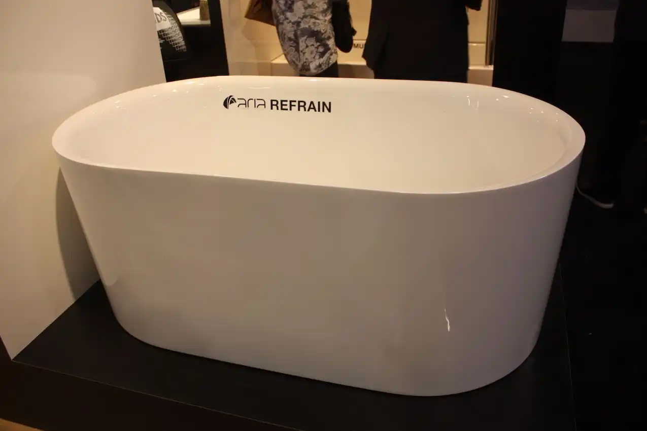 Fleurco Aria Refrain Porcelain Freestanding Tub