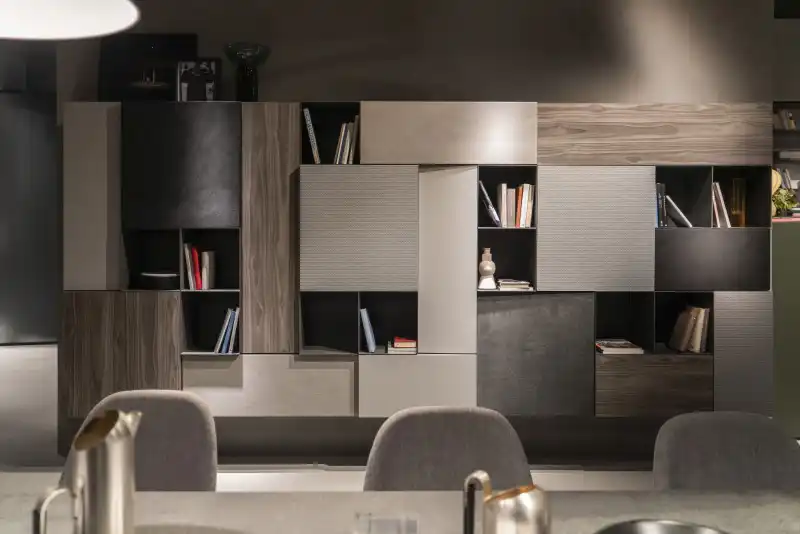 Floating bookshelf