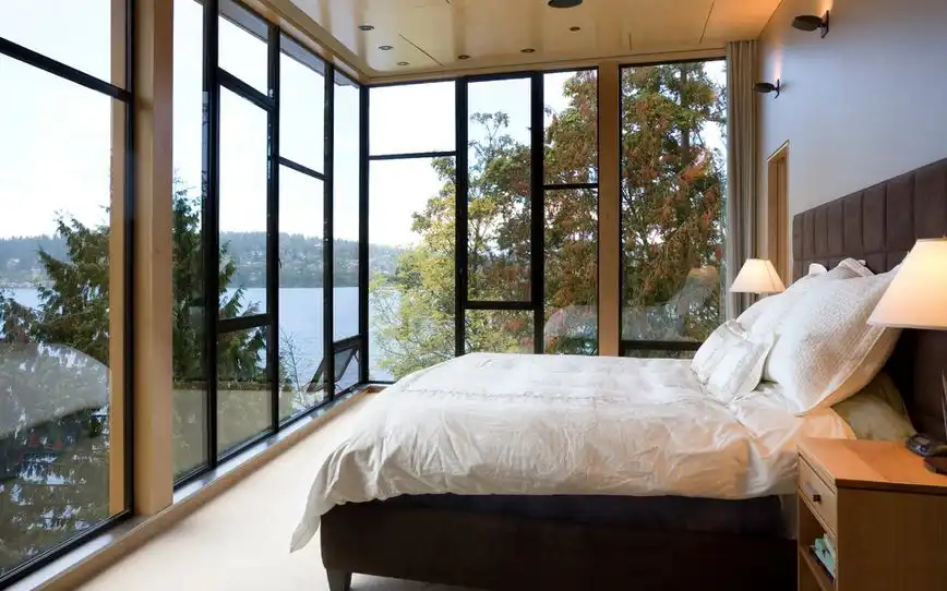 Floor to ceiling windows - Mountain view