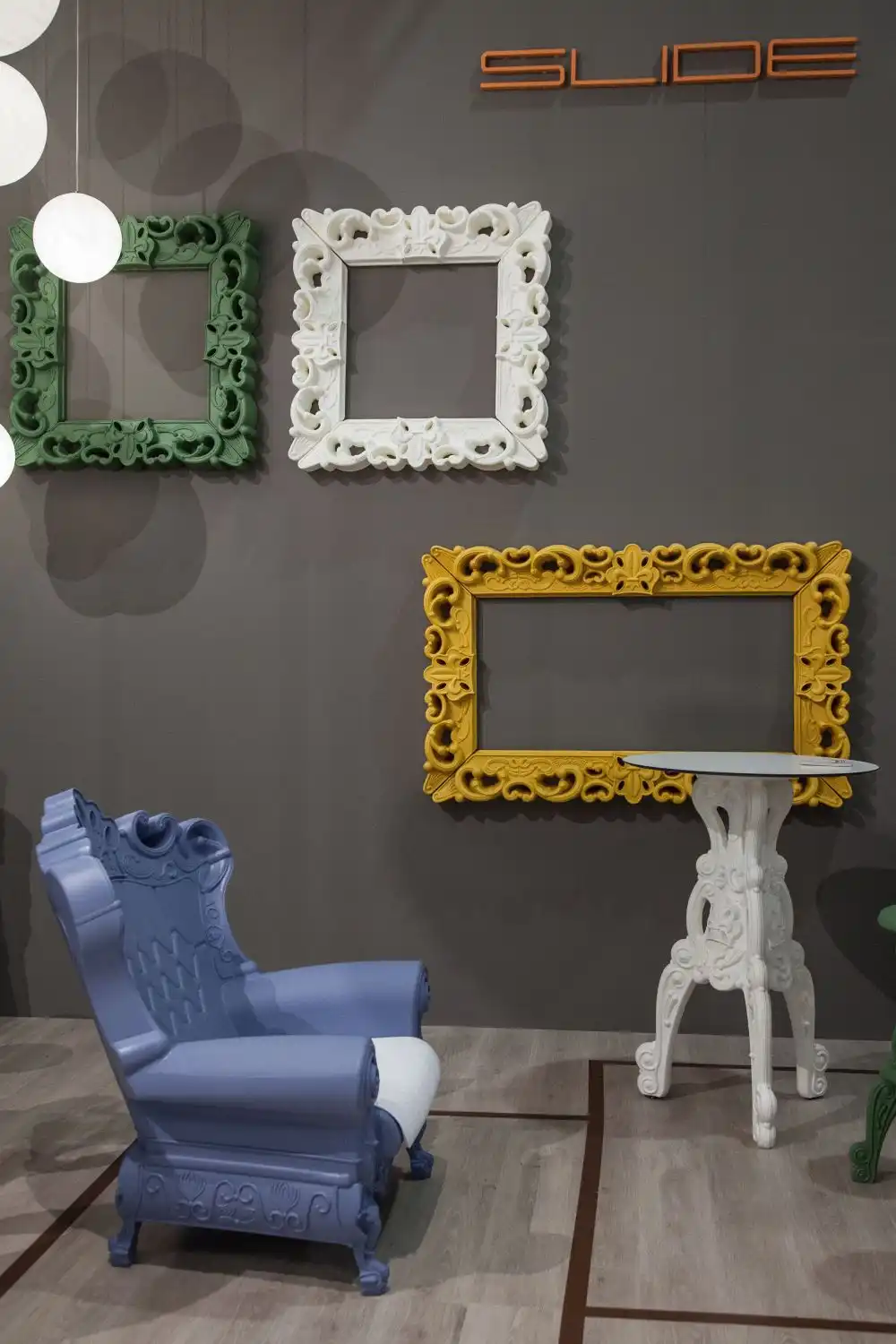 Frame of Love decorating the wall with empty frames