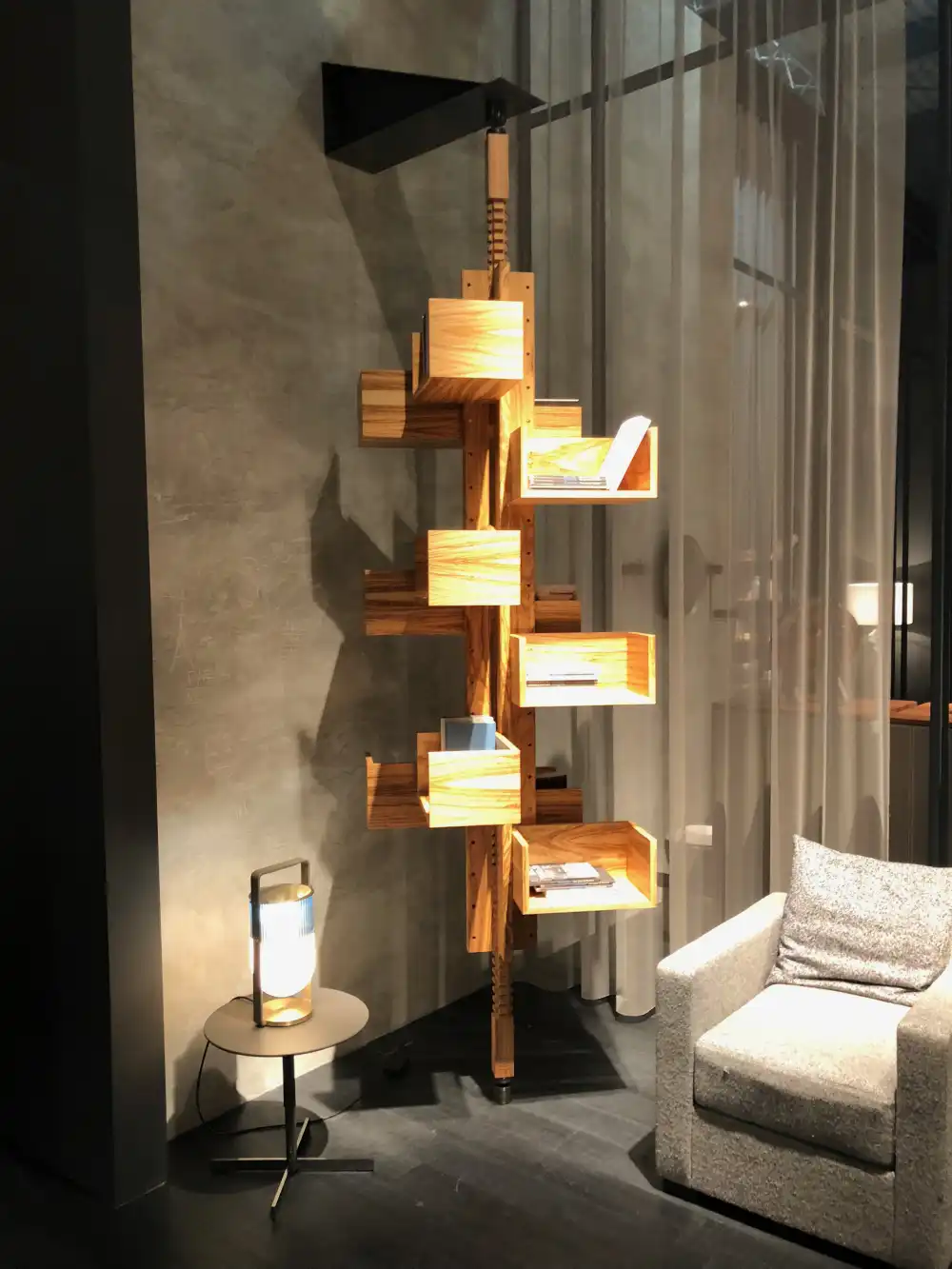 Freestanding shelves