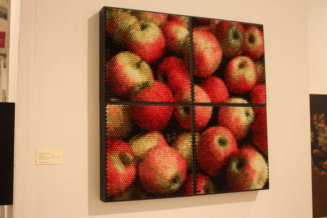 Faur's work includes photorealistic landscapes and figurative images.