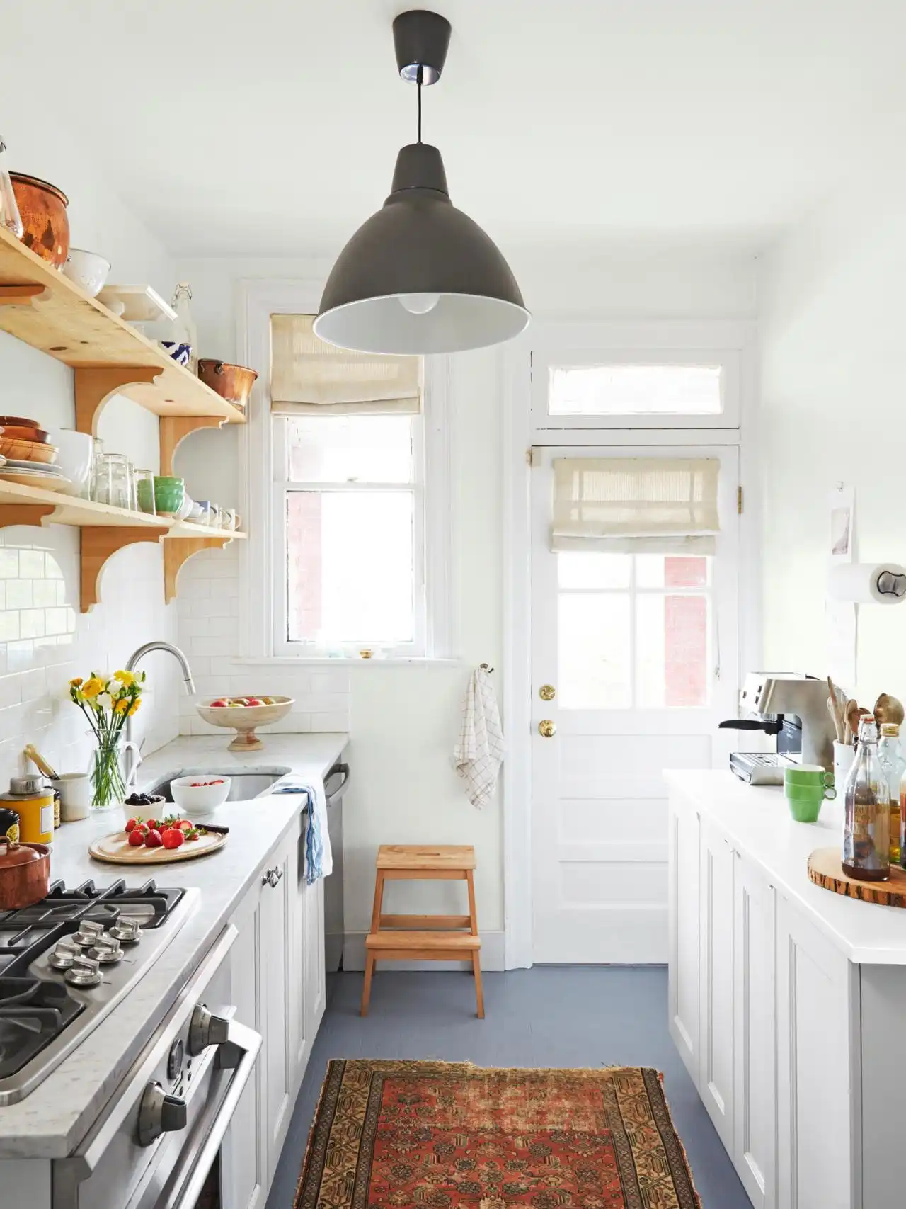 Galley kitchen open shelves
