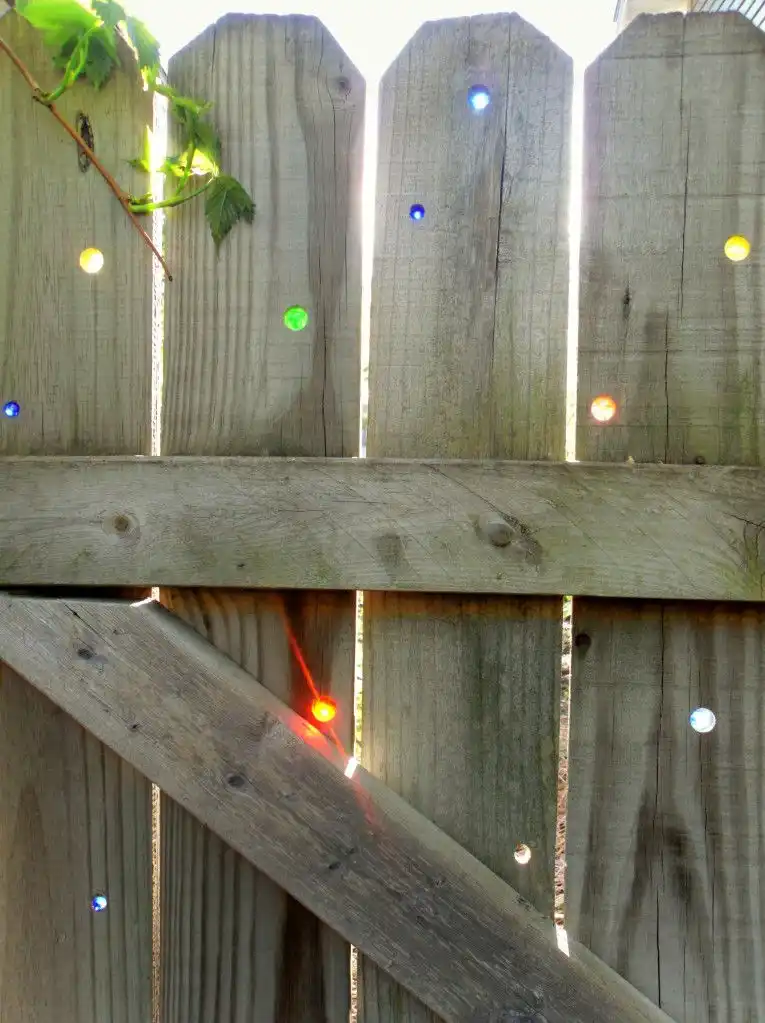 Garden fence glass marble