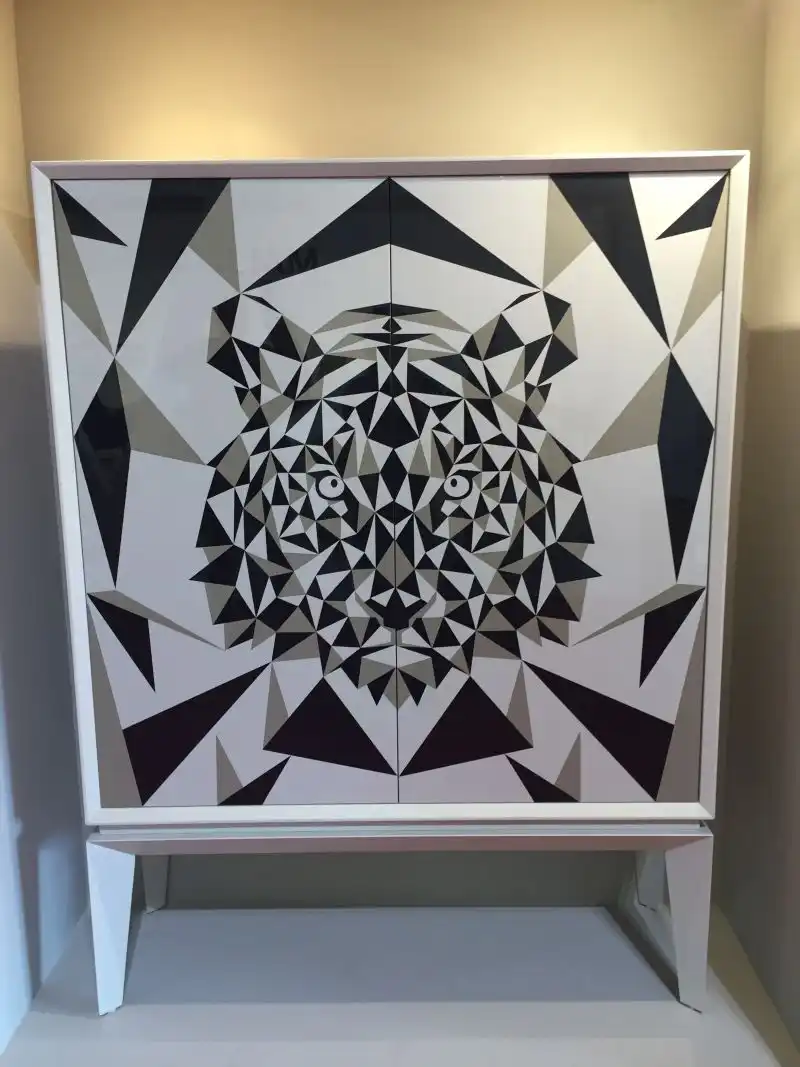 Geometric pattern on sideboard