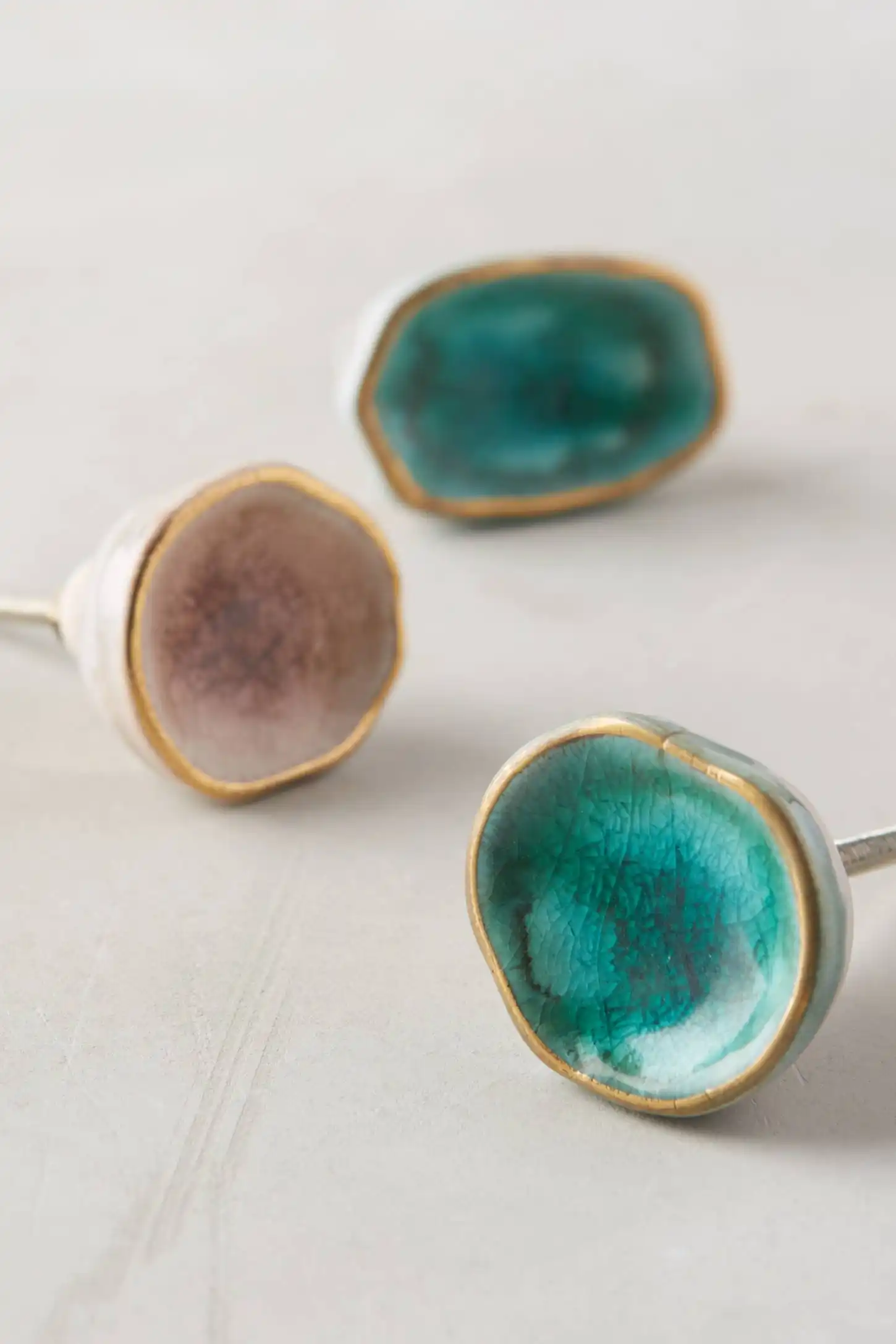 Gilded color knobs
