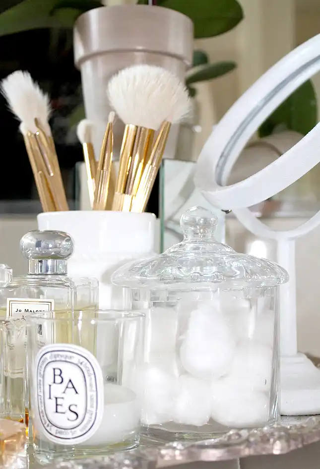 Glass Containers for Vanity