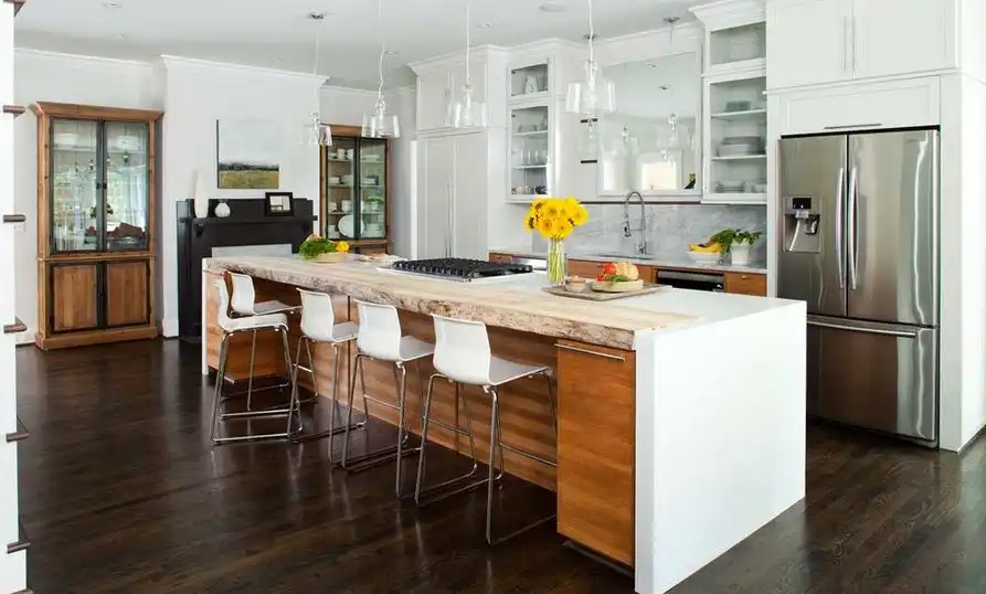 Glenn bar stool in white